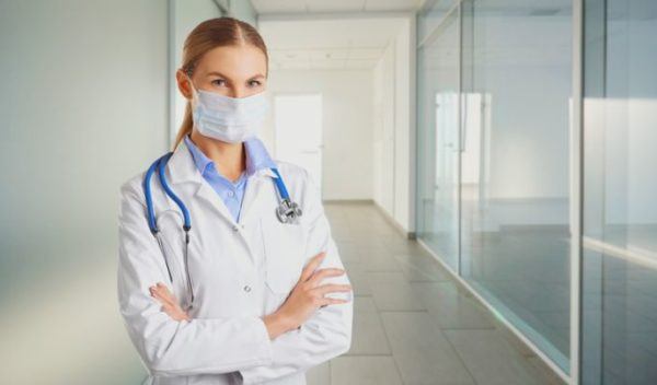 Visitar hospital durante cuarentena por coronavirus doctora